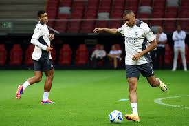 辽宁铁人官方：续约日本外援邦本宜裕.